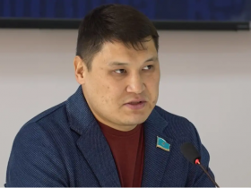 Руслан Берденов Respublica партиясының тең төрағалығынан кетті